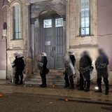 Κακοποίηση τρίχρονου: Προσωρινά κρατούμενοι μητέρα και σύντροφος