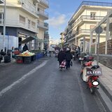 Ηράκλειο: Έξω από το Δημοτικό Σχολείο η λαϊκή, παρά τις σφοδρές αντιδράσεις