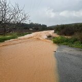 Καμπανάκι κινδύνου για τους πλημμυρισμένους δρόμους γύρω από το αεροδρόμιο Καστελίου!