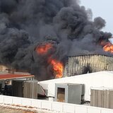 "Κόλαση" φωτιάς στη ΒΙ.ΠΕ.Η - Ολοσχερής η καταστροφή στο εργοστάσιο Κοπιδάκη - Μήνυμα από το 112 - Βίντεο και φωτογραφίες