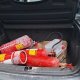 Κράνη, κοντάρια, μάσκες και πυροσβεστήρες κατασχέθηκαν από τον Ευαγγελισμό - Δείτε φωτογραφίες