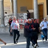 Ηράκλειο: Κατάληψη στην Βασιλική Αγ. Μάρκου μετά την εκκένωση του Ευαγγελισμού - Βίντεο και φωτογραφίες