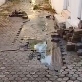 Μεγάλη βλάβη σε αγωγό στις Βούτες - "Ποτάμια" τα σοκάκια