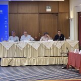 Αρναουτάκης καλεί Δημάρχους με φόντο τους οικισμούς!