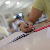 Πανελλαδικές: Πιάστηκαν με κινητό την ώρα της εξέτασης και μηδενίστηκαν!