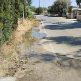 Καταγγελία κατοίκων στα Σταυράκια: «Επτά ημέρες το νερό τρέχει ποτάμι - Κανείς δεν εμφανίστηκε»