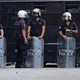 Στο «κόκκινο» ο Άγιος Νικόλαος: στέλνουν διμοιρίες από την Αθήνα για το Ισραηλινό κρουαζερόπλοιο