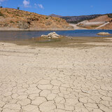 Η Κρήτη χωρίς βροχές, το φράγμα χωρίς νερό - Σε κρίσιμο σημείο ο Αποσελέμης