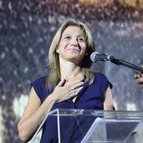 Η Καρυστιανού που καταγγέλλει όλους αλλά την καρέκλα δεν την αφήνει!