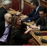 Μπακογιάννη εναντίον Κικίλια: "Αλαζονεία και άδικη η απόφαση" για τον λιμενάρχη Χανίων