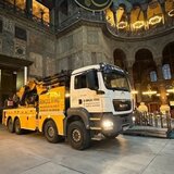 Πρωτοφανείς εικόνες στην Αγιά Σοφιά: Εργασίες συντήρησης με βαριά φορτηγά μέσα στον ναό